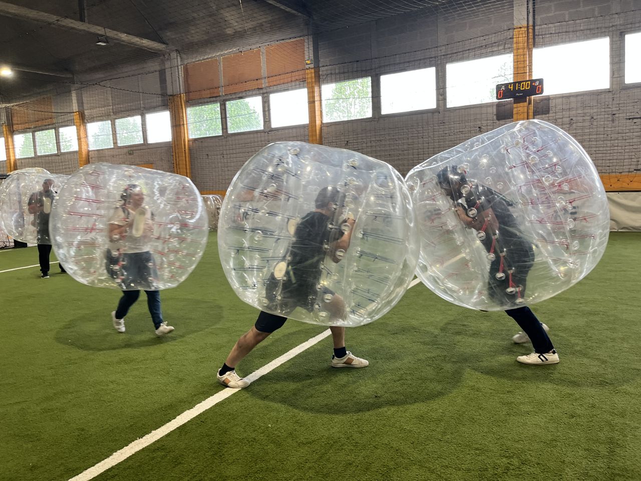 Jour de pluie à Douai ? Le bubble foot en salle est la solution