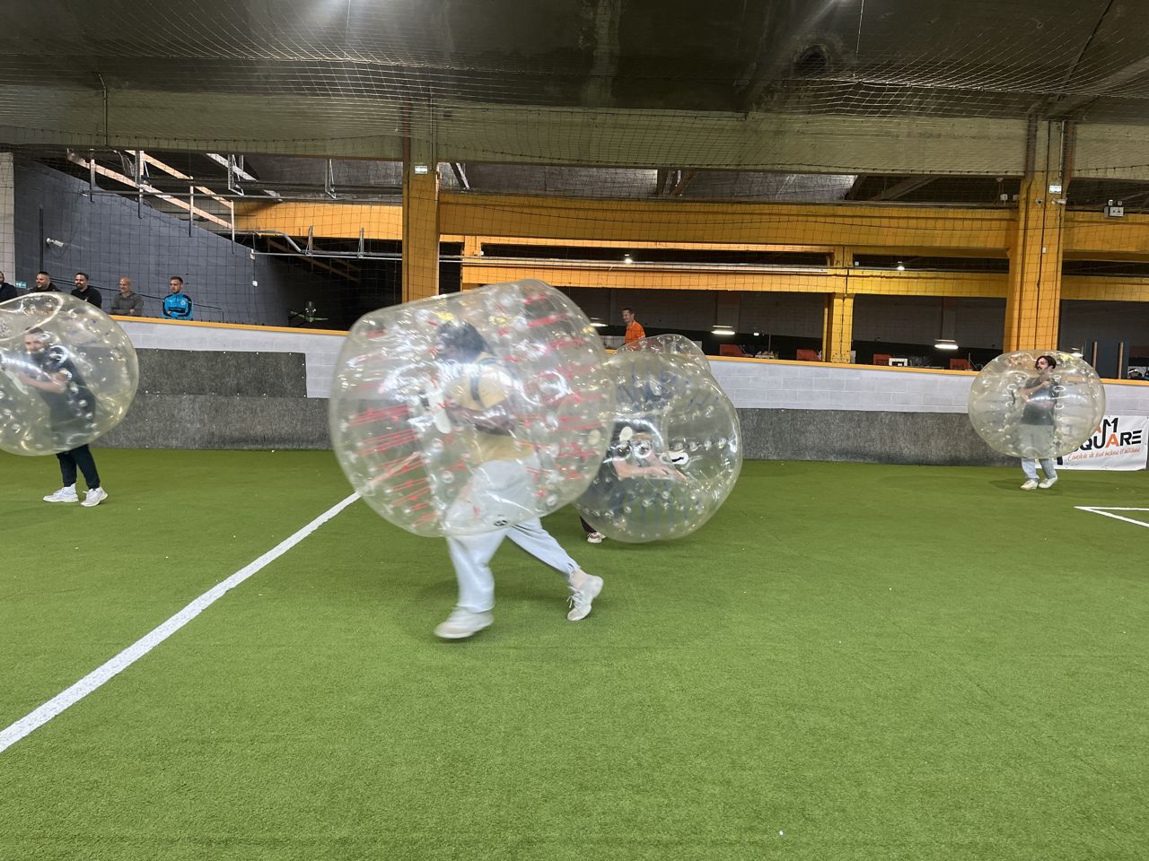 Groupe d'enfants en Bubble Foot chez Team Square